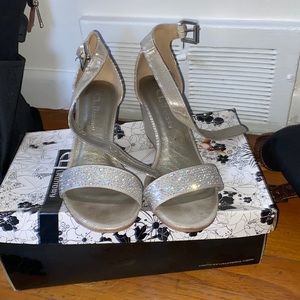 iridescent champagne wedges